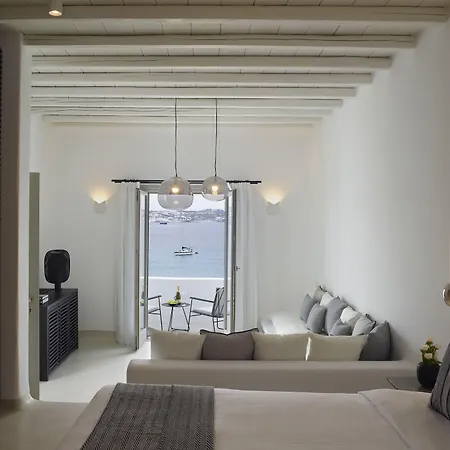 نيمبوس ميكونوس 4*